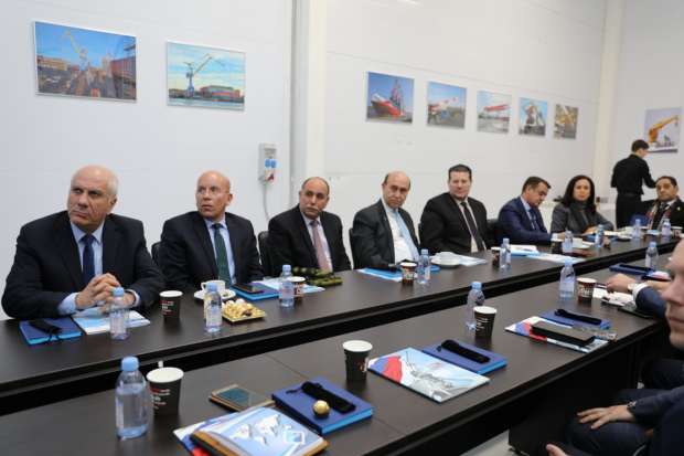 “مميش”: اتفاق مع شركة روسية لتصنيع الأوناش الثقيلة بالمنطقة الصناعية بشرق بورسعيد