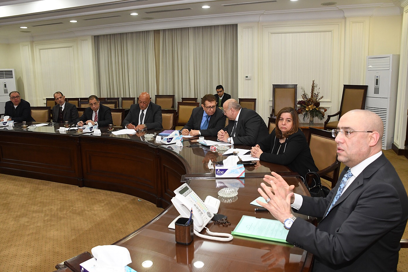 “الجزار” يناقش “قانون التطوير العقاري” مع النواب والمطوريين العقاريين