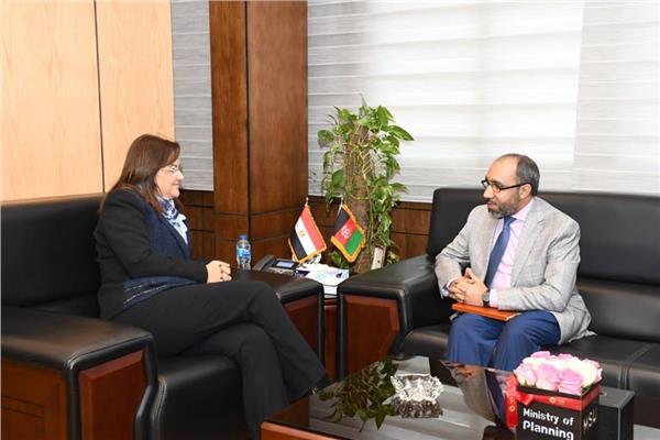 وزيرة التخطيط تبحث مع سفير أفغانستان التعاون في مجالات الإصلاح الإداري