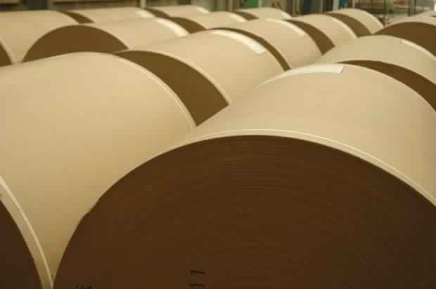 المرافق.. الاستيراد.. ارتفاع التكلفة.. العمالة.. 4 تحديات تلاحق الاستثمار فى ورق الكتابة والطباعة