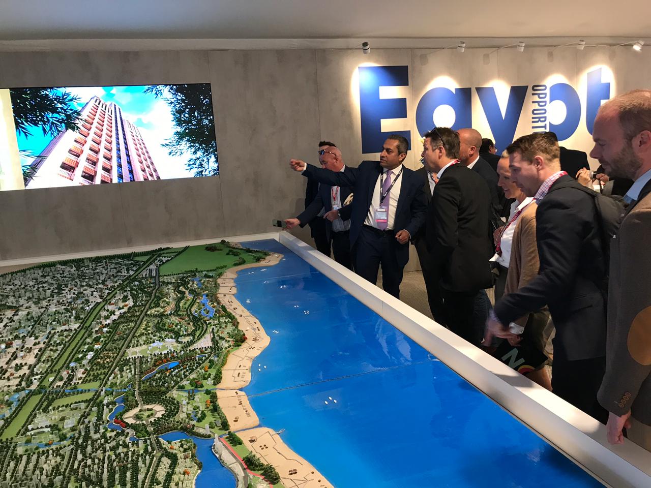 «الإسكان» تعرض «العاصمة الإدارية» و«العلمين الجديدة» فى «ميبم العقارى» بفرنسا