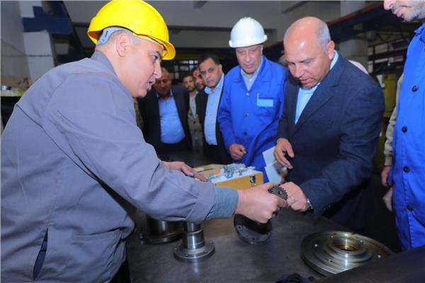 “الوزير”: دفع تذكرة المترو “واجب وطني”