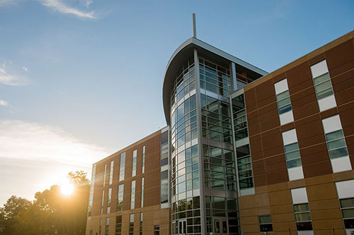 “عين العالم” و”هندازا ” تطوران “كابيتال كير” في العاصمة الإدارية بـ500 مليون جنيه