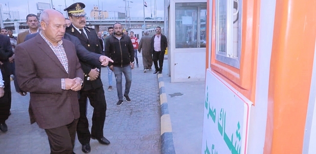 وزير النقل يقرر تغليظ عقوبة المتهربين من التذاكر