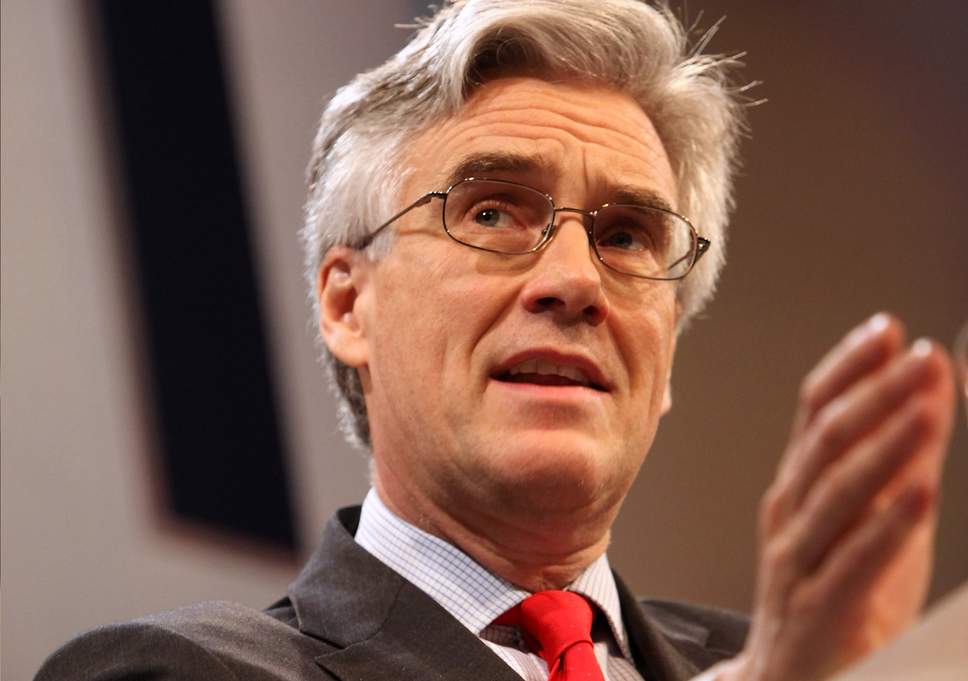 أدير تيرنر يكتب: هل الفائدة الصفرية أصبحت الوضع الطبيعى الجديد؟