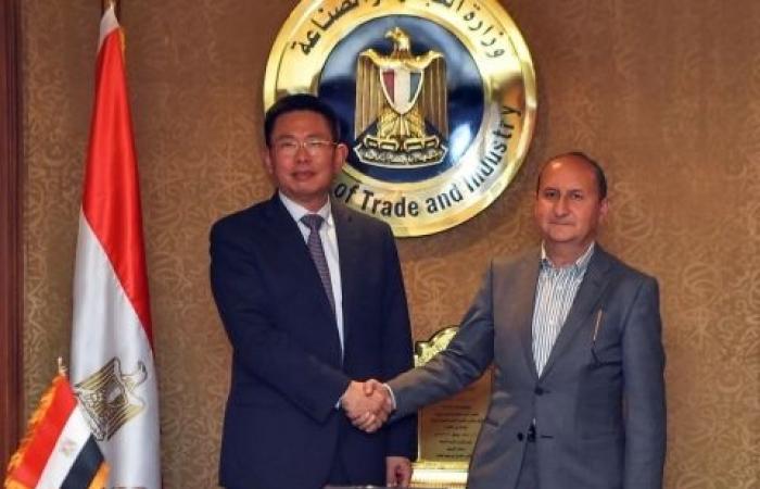 وزير التجارة :”هواجيان” الصينية تعتزم ضخ استثمارات بمدينة الجلود الجديدة بالروبيكي