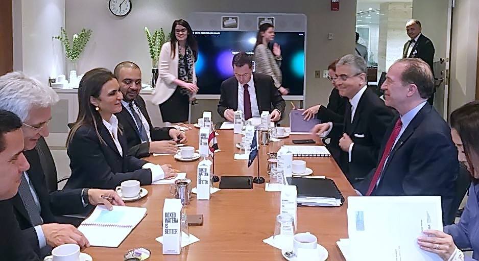 الحكومة تبحث مع البنك الدولي دعم مشروعات جديدة بقطاعي النقل والبنية الأساسية