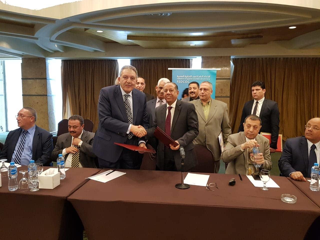 “الضرائب” توقع اتفاقيتي محاسبة لتجارة الأسمنت والجزارة مع اتحاد الغرف التجارية