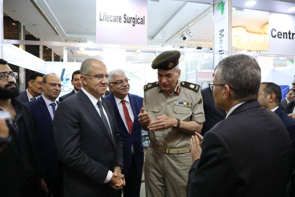 زيدان والسويدي يفتتحان معرض “ميد جيت” للصناعات الطبية