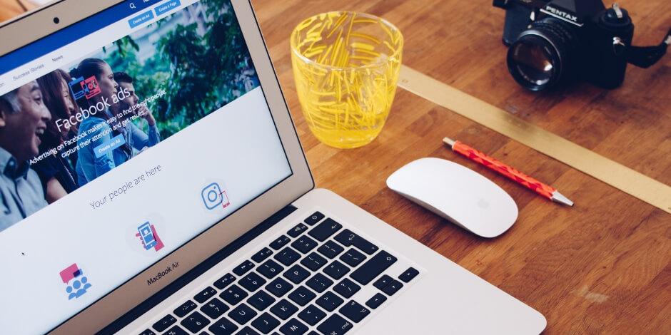 الحكومة لم تفرض ضريبة خاصة على «فيس بوك»