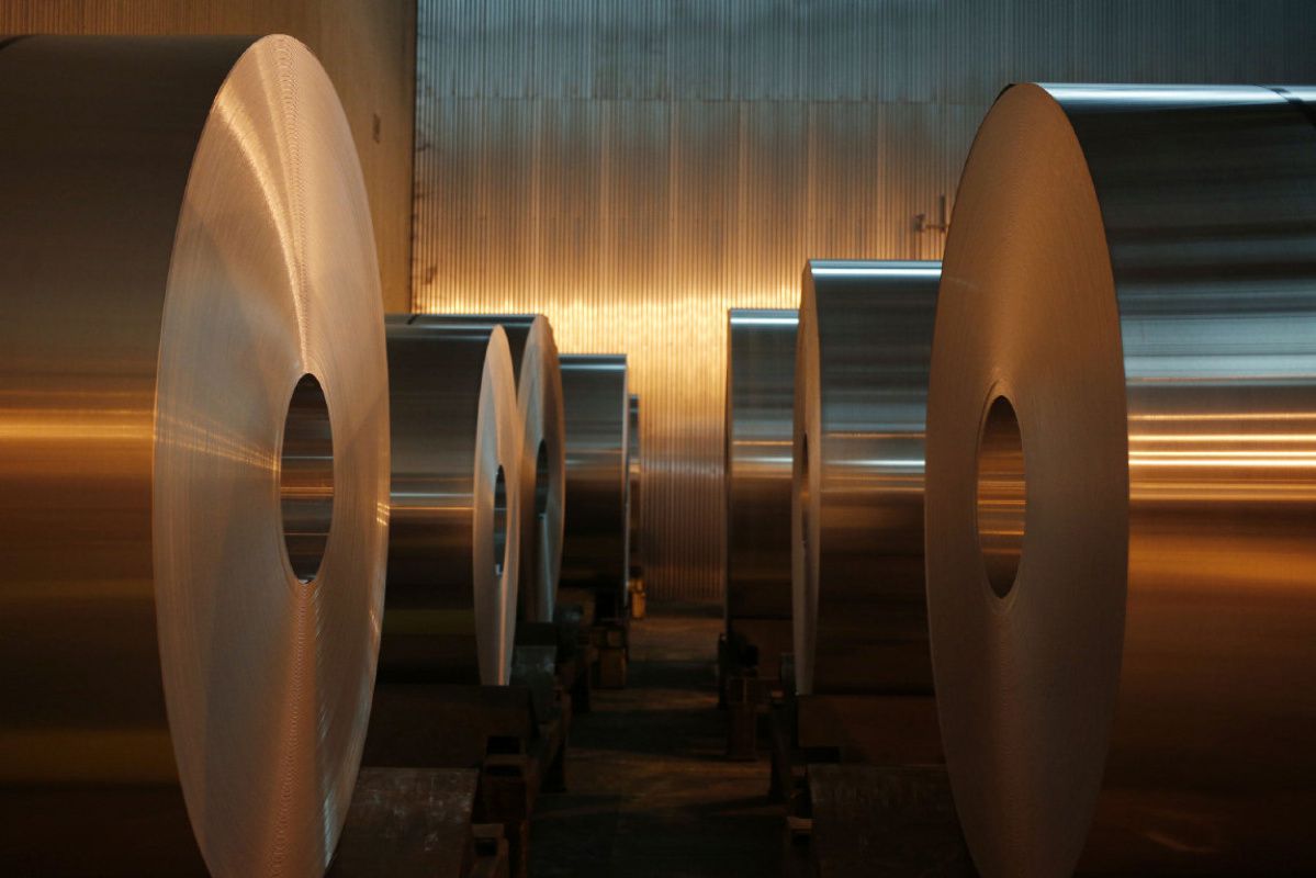 انخفاض الأسعار العالمية تحمى «خام الألومنيوم» من الزيادة محليًا