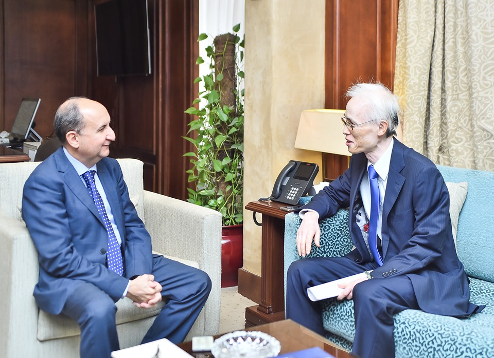 وزيرالصناعة يبحث مع سفير اليابان مستقبل التعاون الاقتصادي بين البلدين