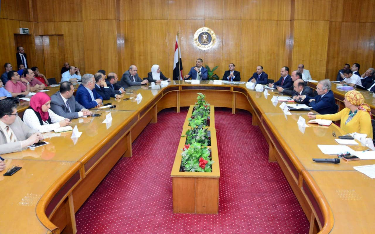 الصناعة والمالية تعقدان اجتماعاً موسعاً لتفعيل آلية تسوية مستحقات الشركات المصدرة