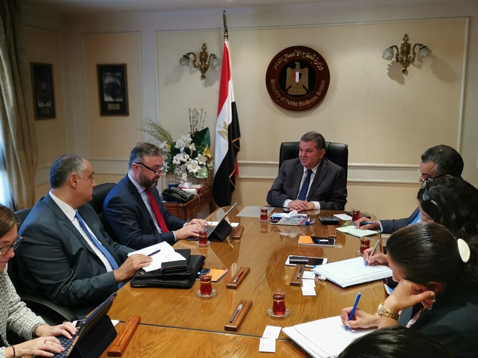 وزير قطاع الأعمال العام يستقبل وفدًا من مجموعة البنك الدولي لبحث فرص التعاون