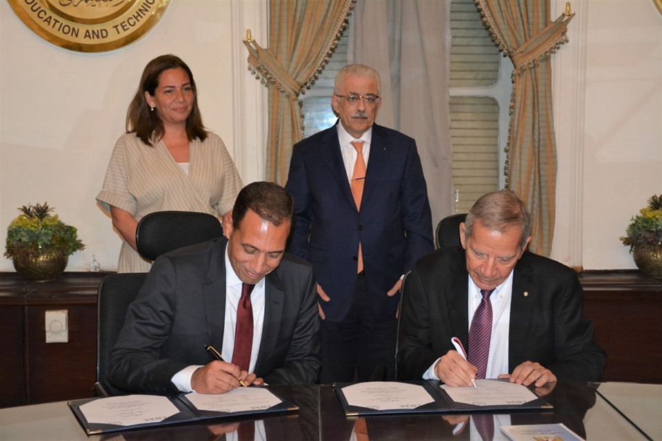 “التعليم” تطلق أول مدرسة متخصصة لتكنولوجيا المعلومات بالشراكة مع” IBM مصر”