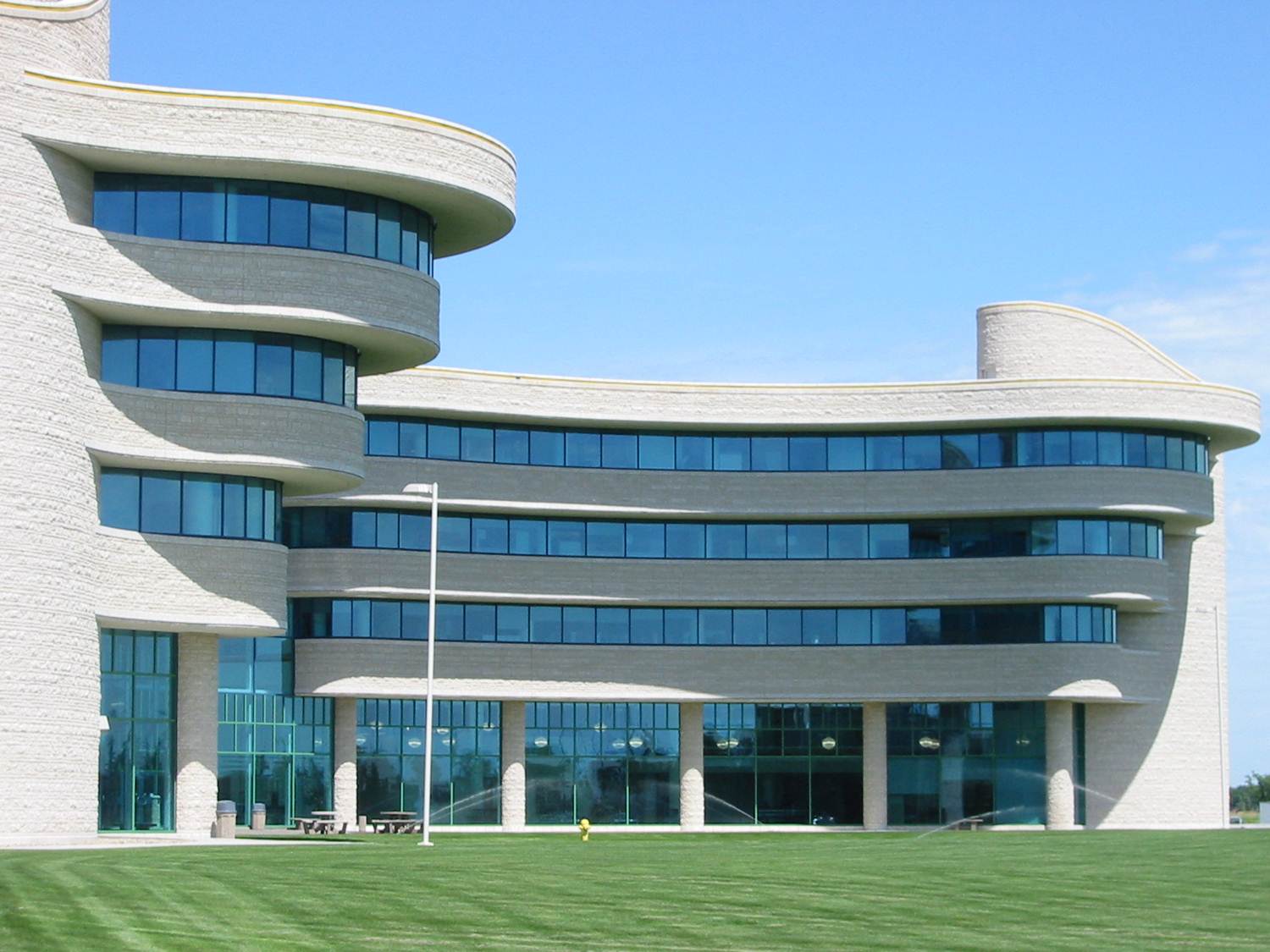 نمو متوقع للمنتجات غير السكنية خلال الفترة المقبلة