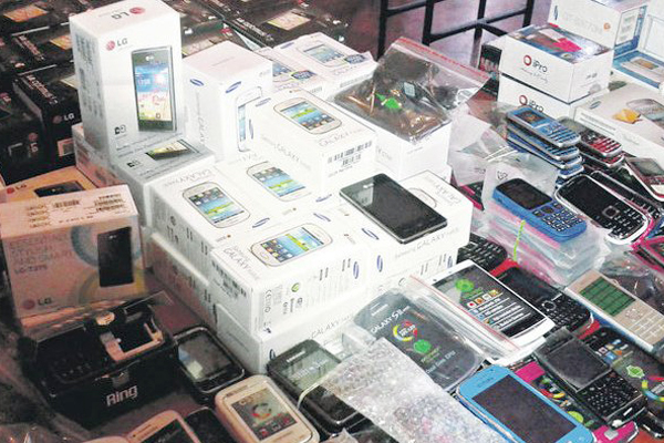 %10 زيادة فى الطلب على الهواتف المهربة خلال النصف الأول