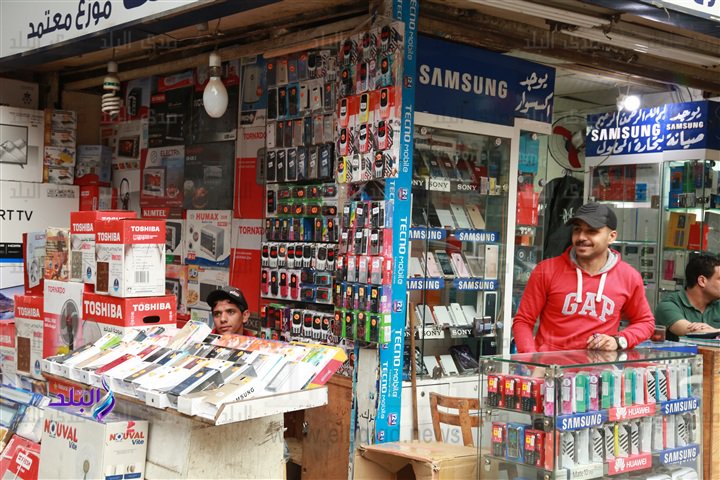 أزمة فى «إكسسوارات» الهواتف بعد حريق شارع العطار