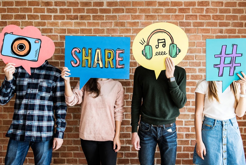 مؤثرو التواصل الاجتماعى.. أحدث صيحات تسويق الملابس