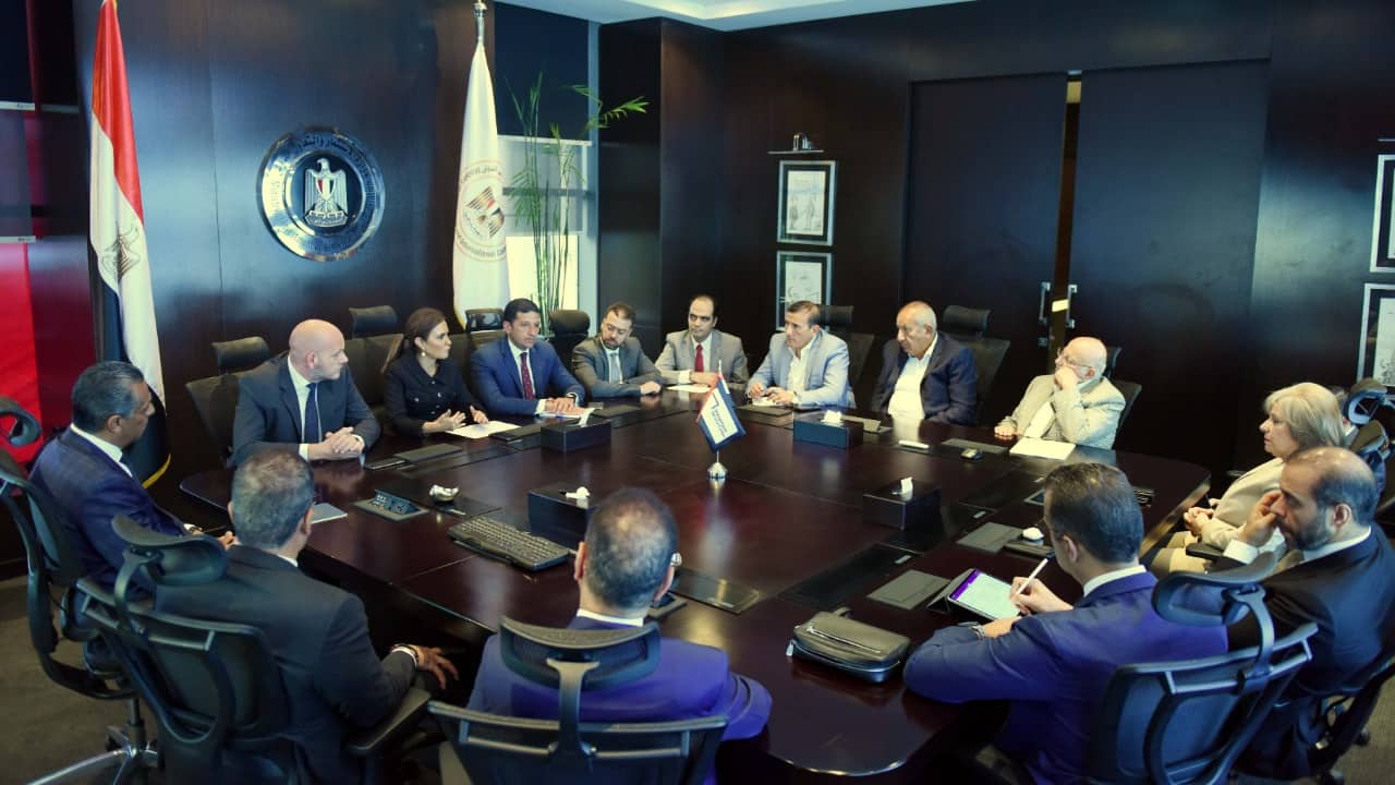 سحر نصر تعرض فرص “الخريطة الاستثمارية” على كبار مستثمري السياحة