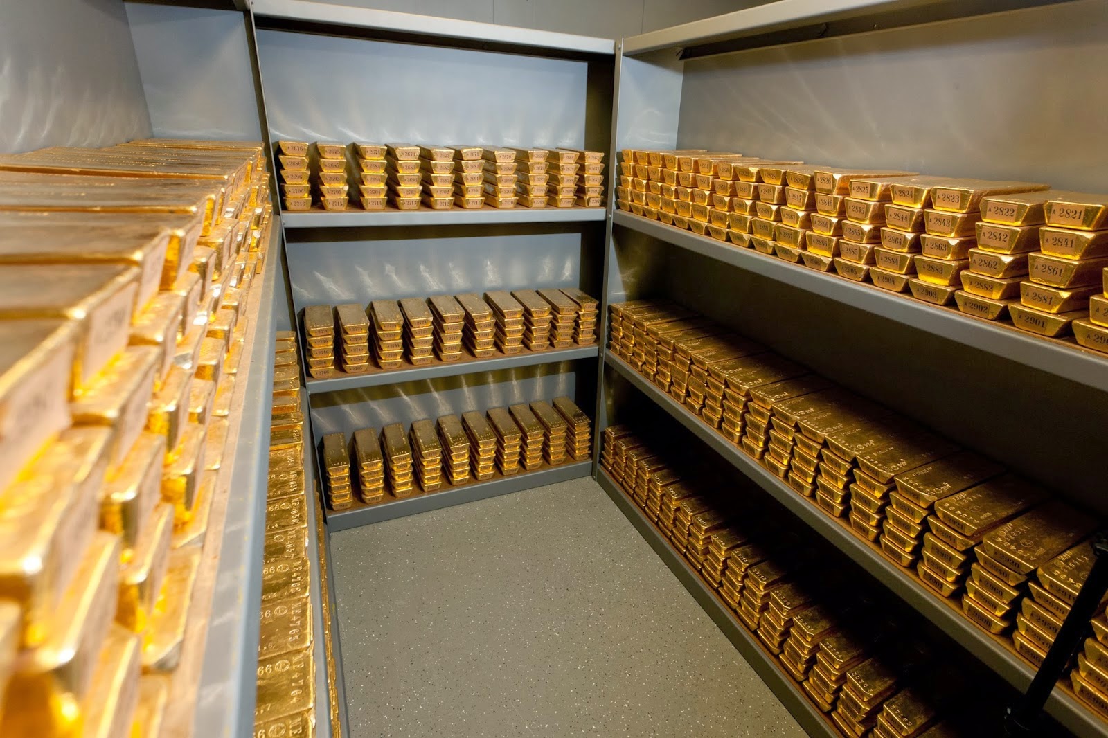 ارتفاع هامشي للذهب مع استمرار توترات الشرق الأوسط