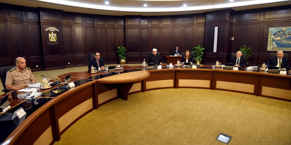 “الحكومة”: 450 جنيه للمتر دعم اقتصادي لأصحاب مصانع الغراء بمنطقة “سور مجرى العيون” بعد الهدم