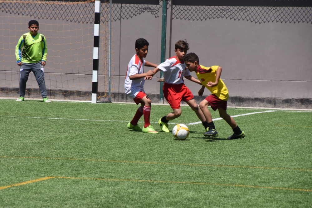 “الشباب والرياضة” تنظم معسكرًا لموهوبي كرة القدم استعدادًا لتسويقهم في هولندا
