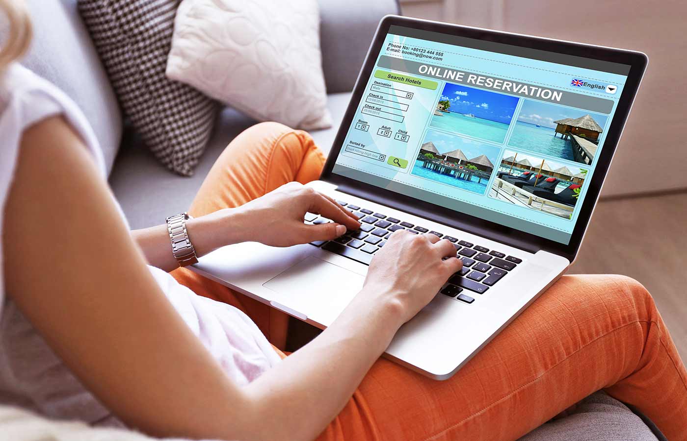 انتعاش مبيعات سياحة “الأون لاين”.. وشرم الشيخ والغردقة الأكثر طلباً