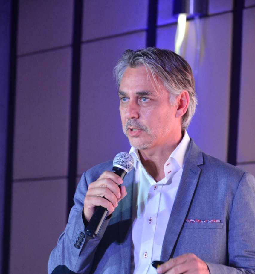 «الكاتيل» تستهدف الاستحواذ على 5% من سوق الهواتف بنهاية العام المقبل