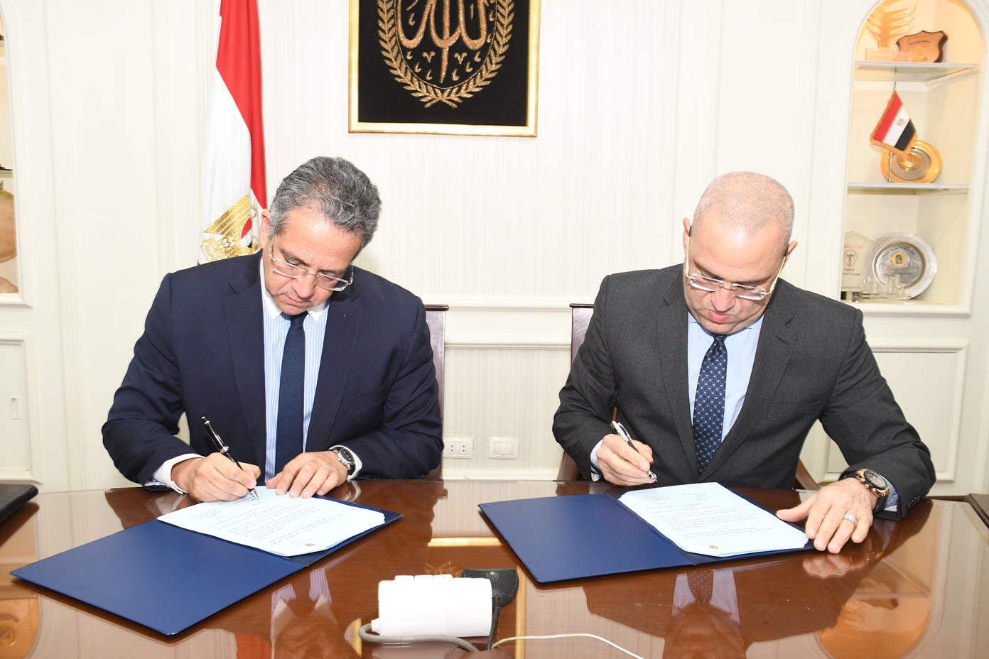 الإسكان والآثار توقعان بروتوكول تعاون لتقديم الخدمات لزائري آثار سقارة