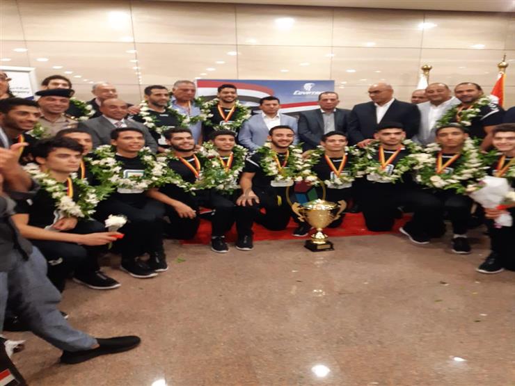 السيسي يستقبل المنتخب الوطني لكرة اليد للناشئين