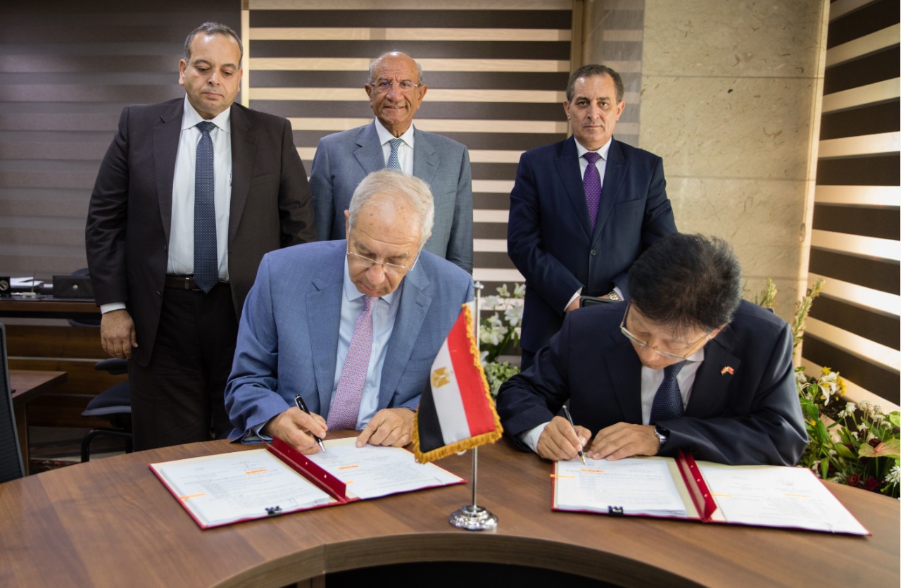 بروتوكول تعاون بين اقتصادية قناة السويس والصين لإنشاء مركز تدريب فني باستثمارات 110 مليون حنيه