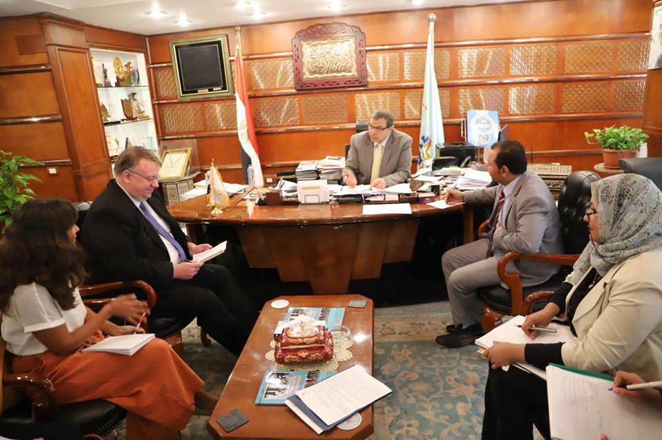 “سعفان” يبحث مع “العمل الدولية” المشروعات الفنية المشتركة