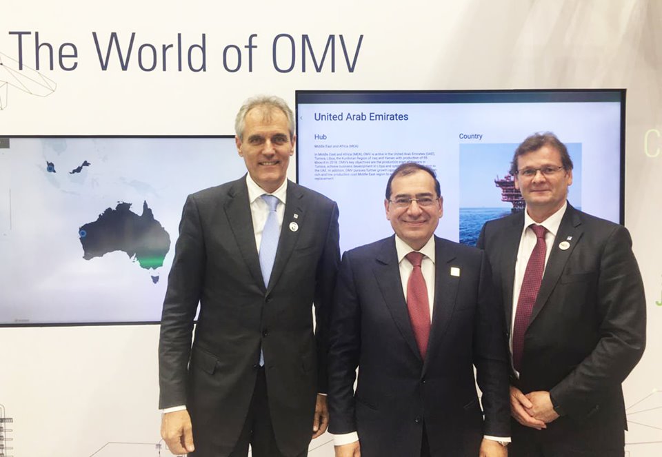 الملا: فرص استثمارية متميزة في مختلف أنشطة صناعة البترول