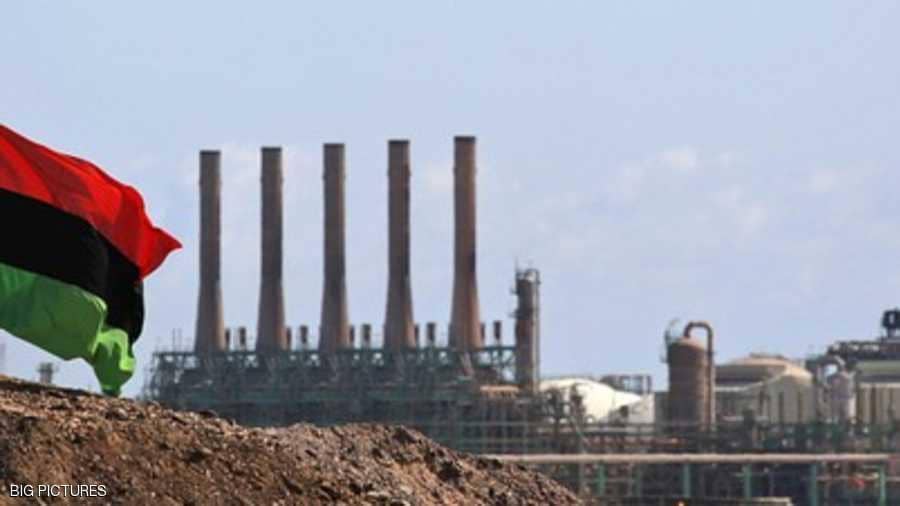 حكومة طرابلس تمنح مؤسسة النفط تمويلا بمليار دولار