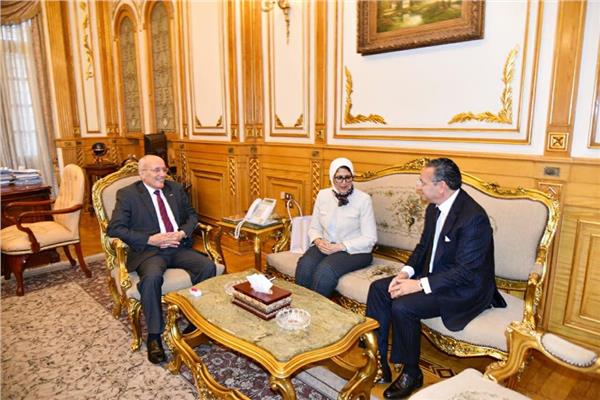 “الإنتاج الحربي” و”الصحة” يبحثان إقامة المستشفيات المتنقلة مع شركة سويسرية