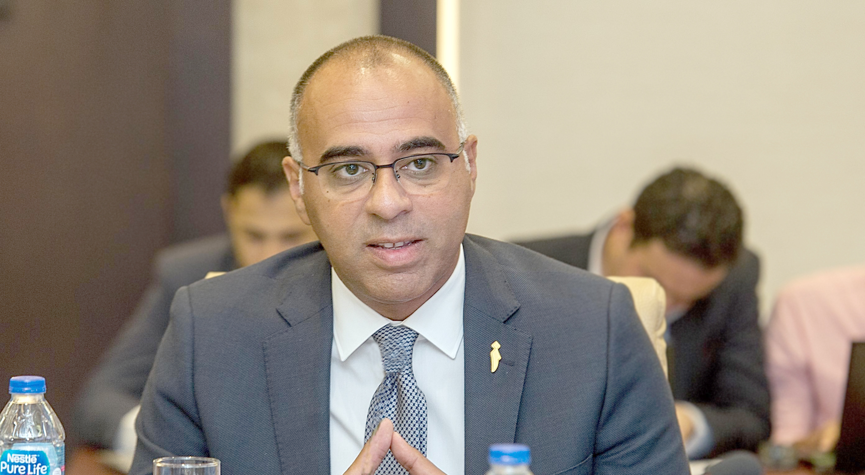 وليد مختار ؛ إيوان