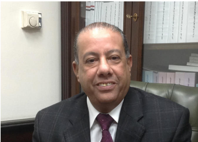 عبدالعظيم حسين رئيس مصلحة الضرائب