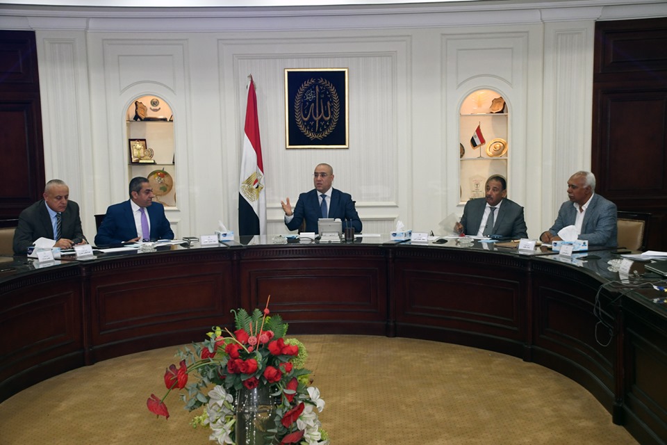 “الإسكان” تشكل مجموعة عمل لمتابعة مشروع “الحدائق المركزية” وتطالب المقاولين بسرعة الإنجاز