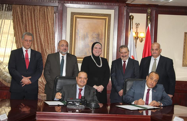 تنمية المشروعات يمول مشروع تحويل السيارات للعمل بالغاز الطبيعي بـ80 مليون جنيه