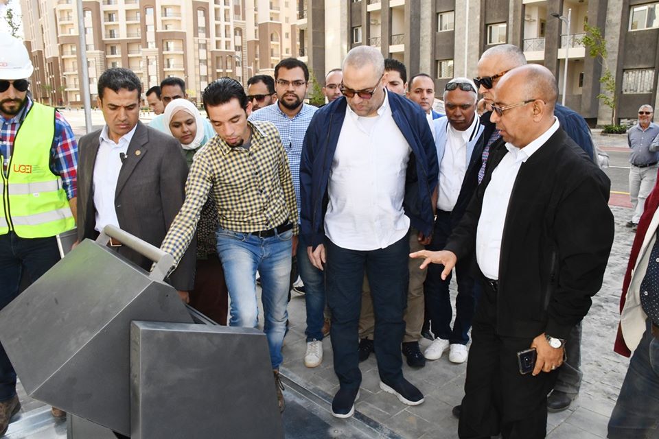عاصم الجزار يتفقد مشروعات العاصمة الإدارية
