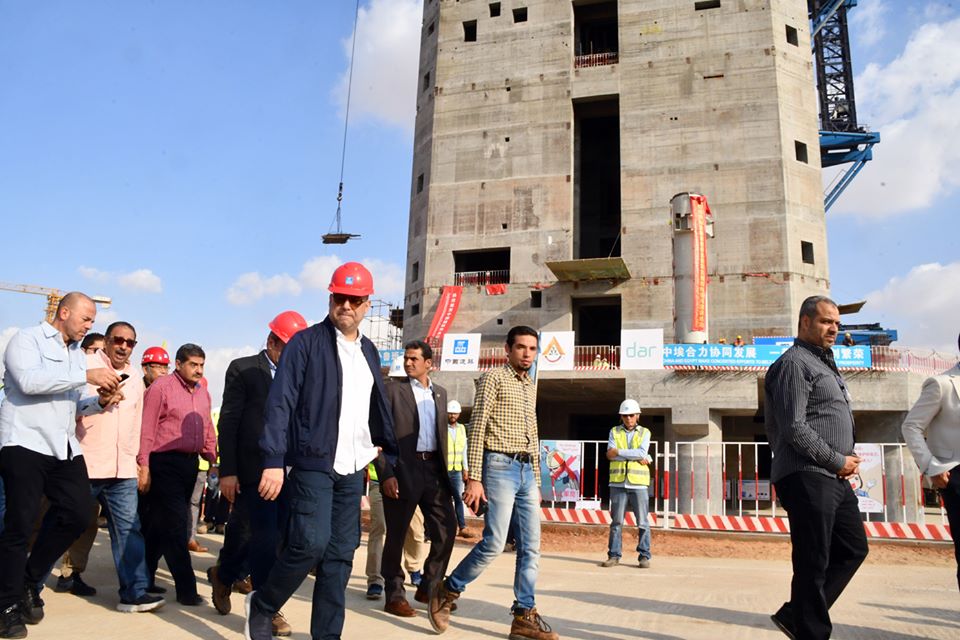 عاصم الجزار وزير الإسكان ؛ العاصمة الإدارية ؛ البرج الأيقونى