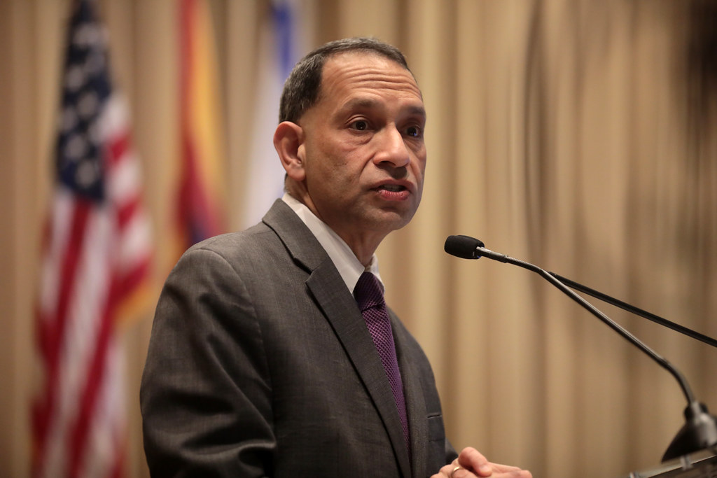 كوش تشوكسى نائب رئيس غرفة التجارة الأمريكية بواشنطن