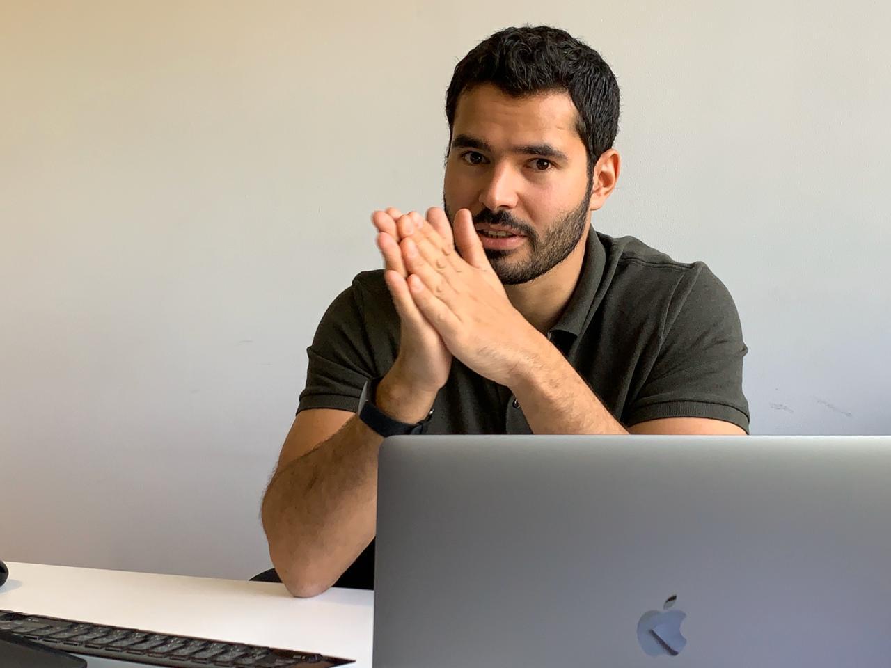 جمال أبوالعينين ؛ تطبيق درايف