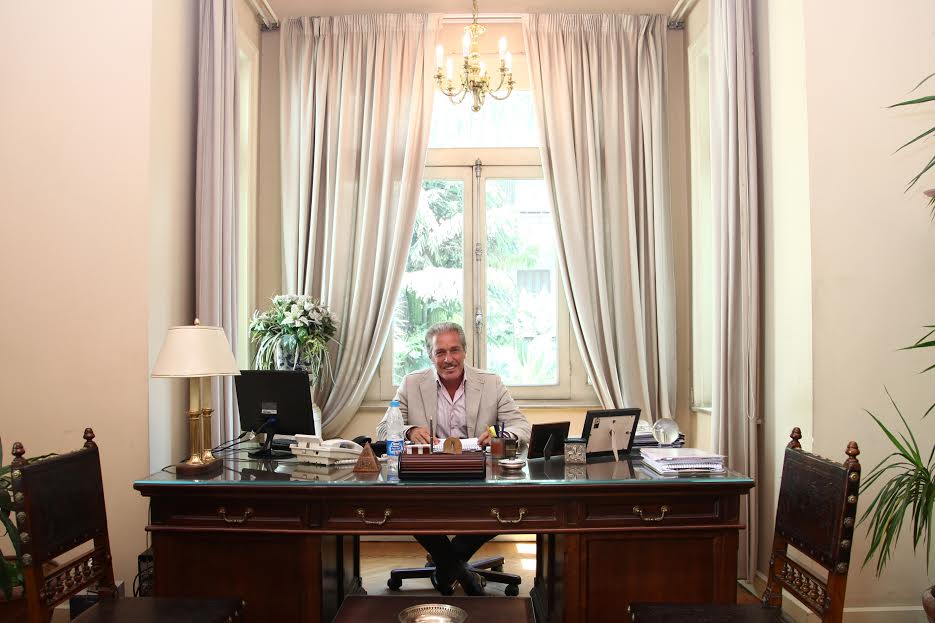 شركة بريميوم كارد ؛ بول أنطاكي