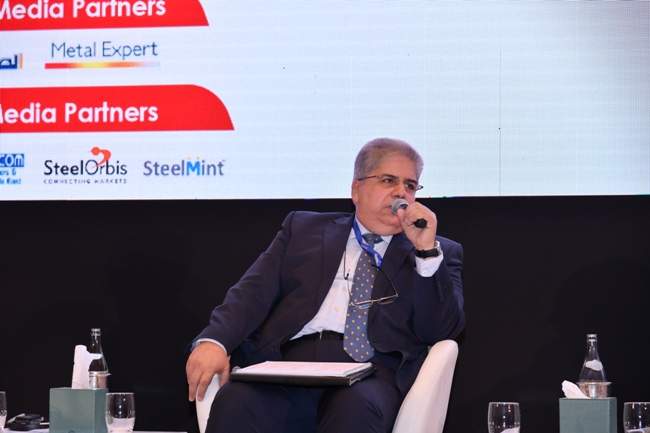 جورج متى رئيس اللجنة الاقتصادية بالاتحاد العربي للحديد والصلب