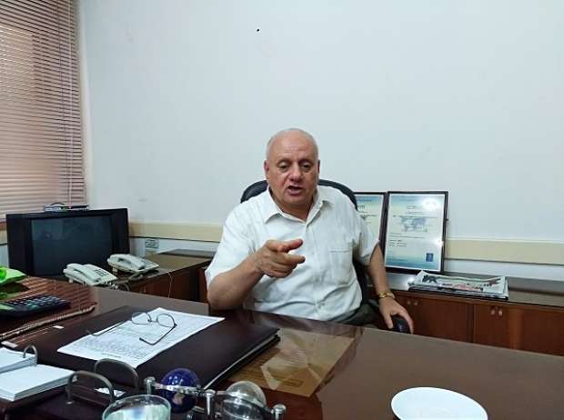 عبد الرحمن أحمد العضو المنتدب لشركة مصر إدفو لصناعة الورق ؛ إدفو للورق ؛ إدفو لصناعة الورق