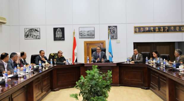 “العناني”: تطوير الخدمات السياحية بالمناطق والمتاحف الأثرية