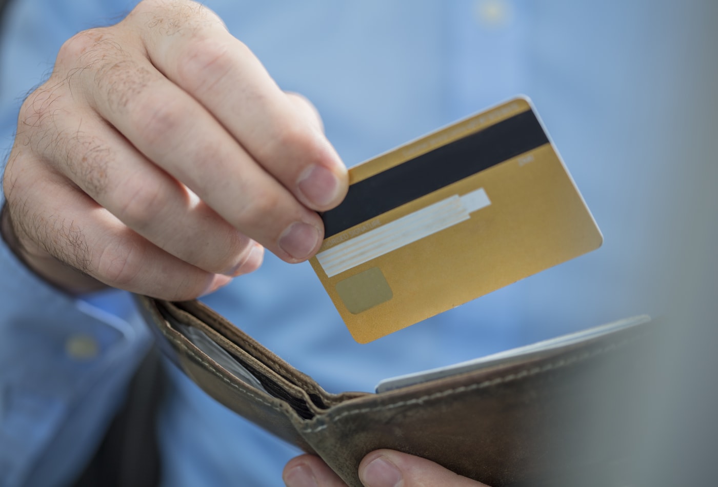 بطاقات ائتمانية