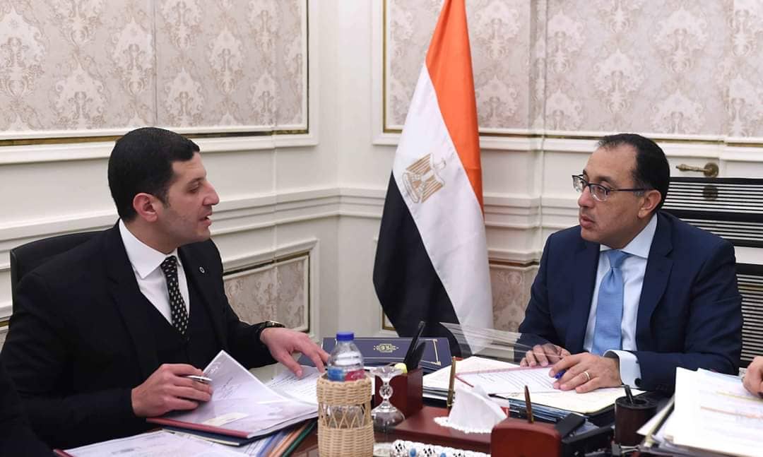 مصطفى مدبولى رئيس مجلس الوزراء و محمد عبد الوهاب رئيس الهيئة العامة للاستثمار